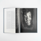 Libro Gabriel Figueroa abierto mostrando fotografías de alta definición Ambiente Mexicano