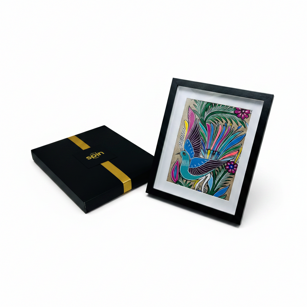 Papel amate enmarcado personalizado con diseño artesanal mexicano y marco de madera para regalo corporativo Ambiente Mexicano