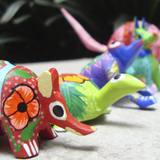 Cajita "Atotonilco" con mini alebrije, dulces mexicanos y algo más para regalos - Ambiente Mexicano