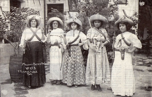 La Revolución Mexicana ¡usa bolso y falda!