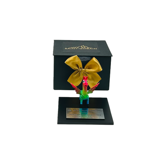 Trofeo con alebrije chico y caja de regalo de Ambiente Mexicano
