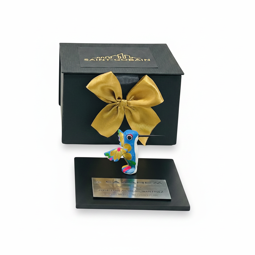 Trofeo con alebrije y caja de envoltura. Trofeos para Premiaciones México | Ambiente Mexicano
