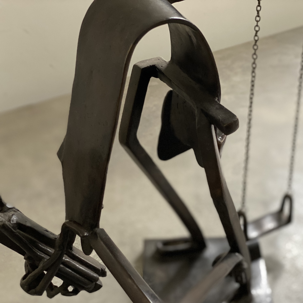 El Hombre de los Columpios en bronce como regalo diplomático y reconocimiento institucional - Ambiente Mexicano
