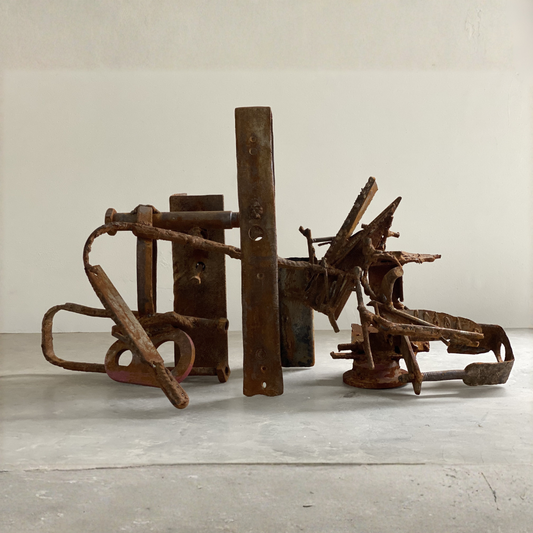 Composición 15 — escultura en acero certificada de Mario Zarza como regalo ejecutivo de arte mexicano para espacios corporativos- Ambiente Mexicano