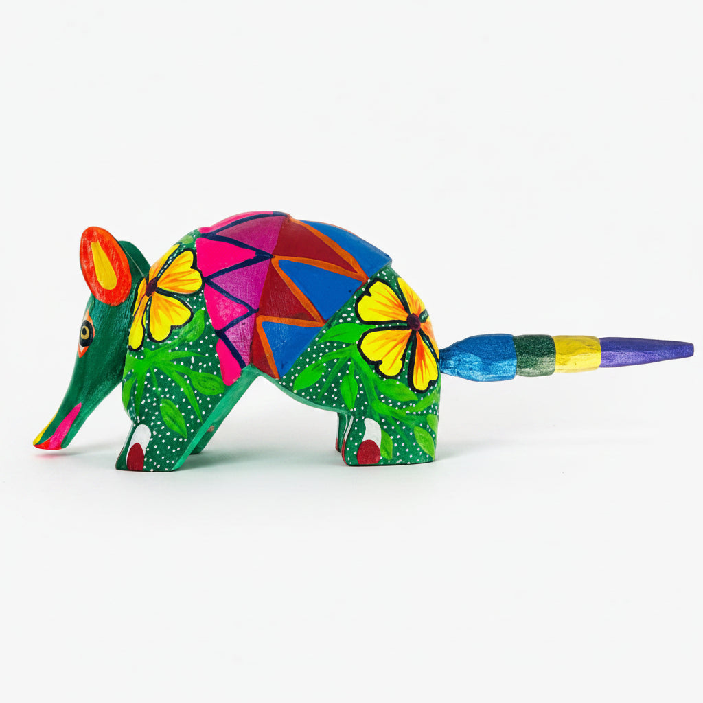 Alebrijes de Oaxaca_Alebrije armadillo_ artesanías con causa, artesanías de comercio Justo Ambiente Mexicano