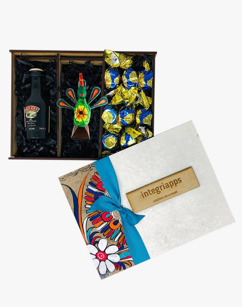 Caja Tequila Jalisco con alebrije mediano 2021 - Ambiente Mexicano