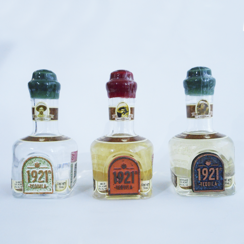 Cajita "Atotonilco" con mini alebrije, dulces mexicanos y algo más  para regalos - Ambiente Mexicano