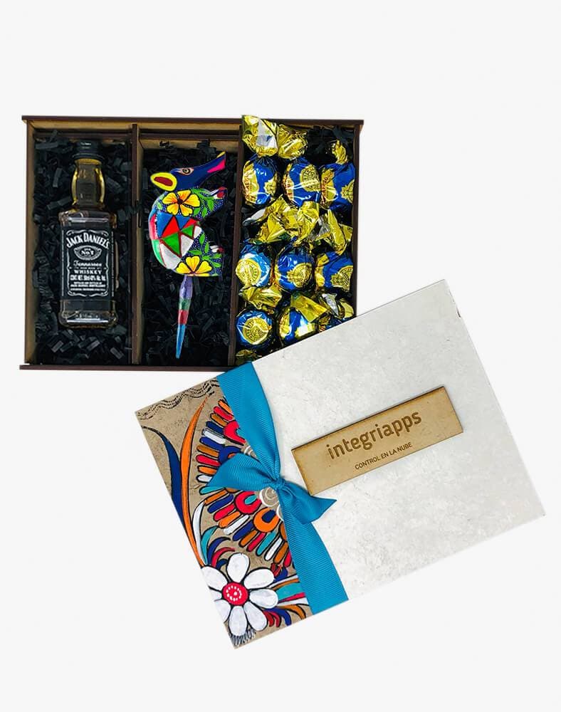 Caja Tequila Jalisco con alebrije mediano 2021 - Ambiente Mexicano